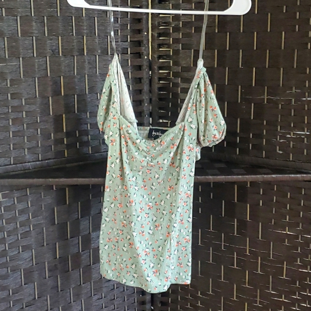 Crop top, floral pattern, size medium